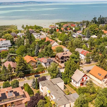 Balatonic Orange Apartment Zamardi