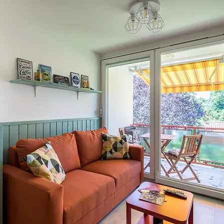 Balatonic Orange Apartment *