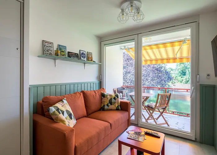 Balatonic Orange Apartment *